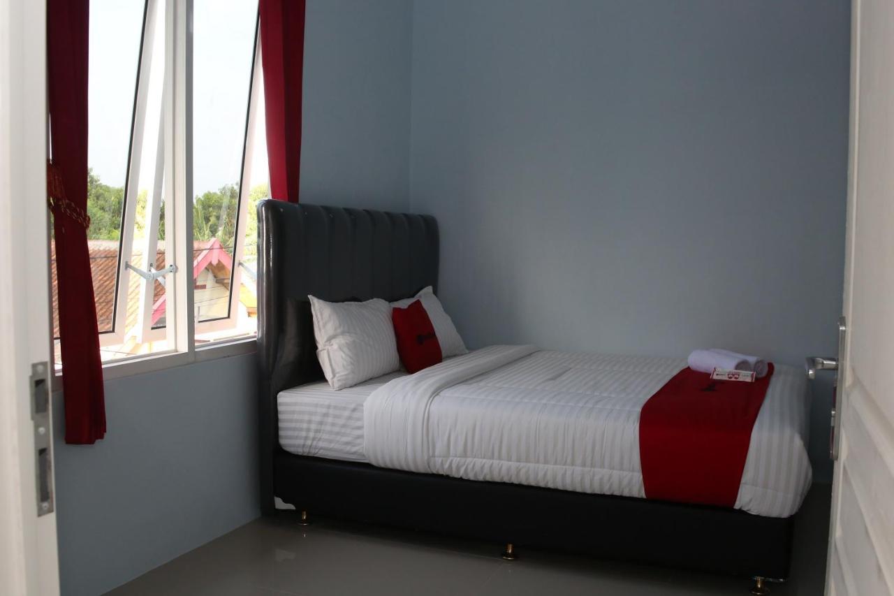 Reddoorz Syariah Near Suncity Mall Madiun Exterior foto