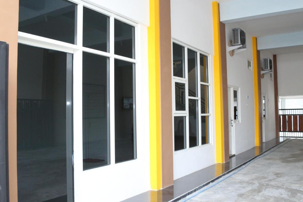 Reddoorz Syariah Near Suncity Mall Madiun Exterior foto