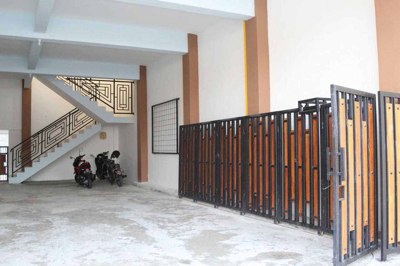 Reddoorz Syariah Near Suncity Mall Madiun Exterior foto