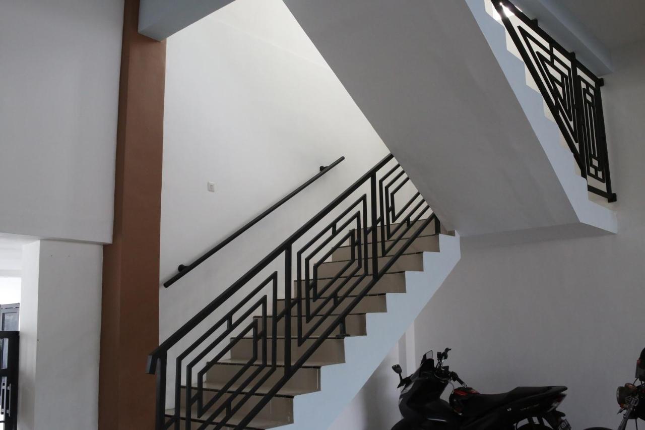 Reddoorz Syariah Near Suncity Mall Madiun Exterior foto