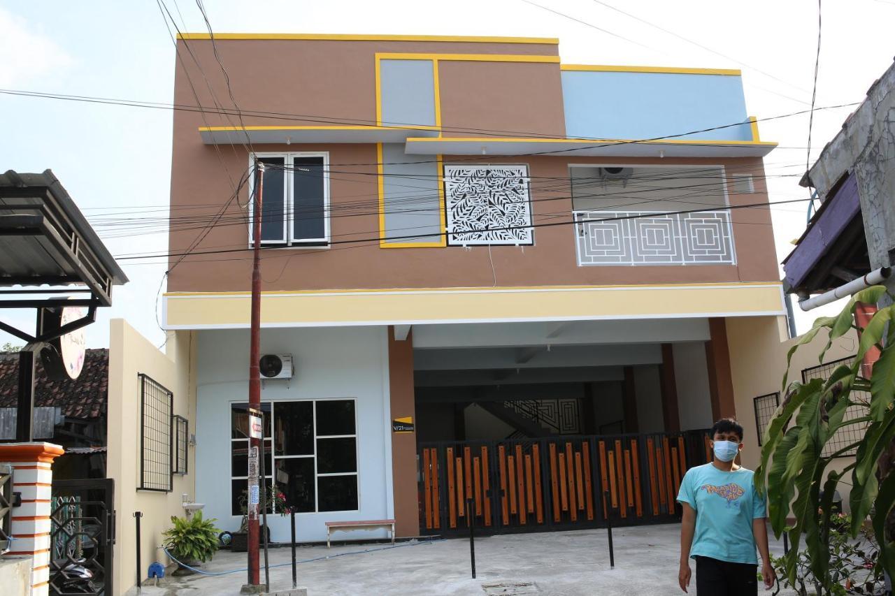 Reddoorz Syariah Near Suncity Mall Madiun Exterior foto