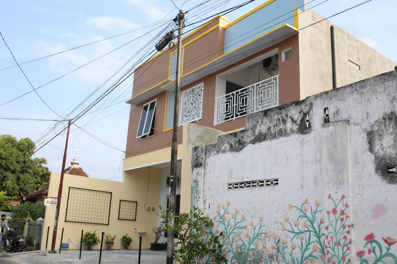 Reddoorz Syariah Near Suncity Mall Madiun Exterior foto